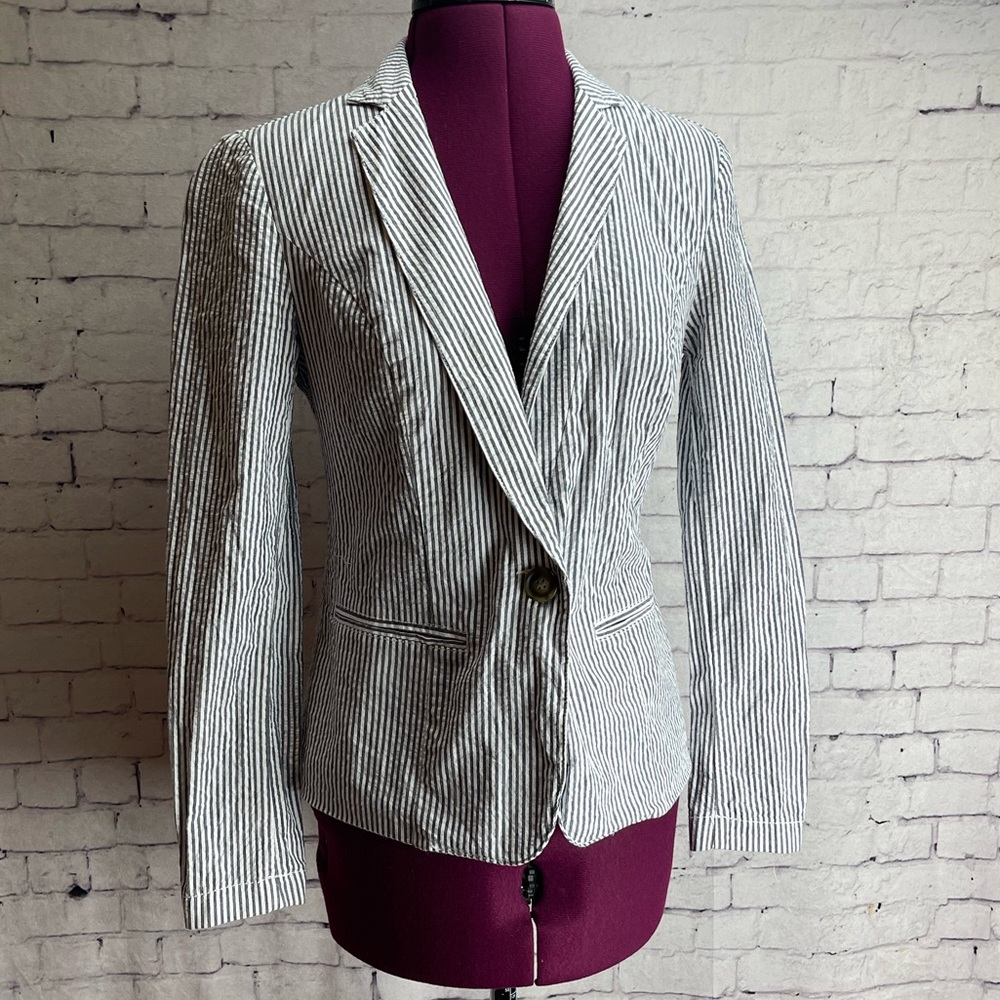 Maison Jules size small seersucker blazer